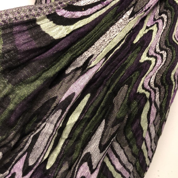 Tolani 100% Viscose Scarf Shawl w/fringe. Purple & Green Shades, wavy pattern - Picture 2 of 16